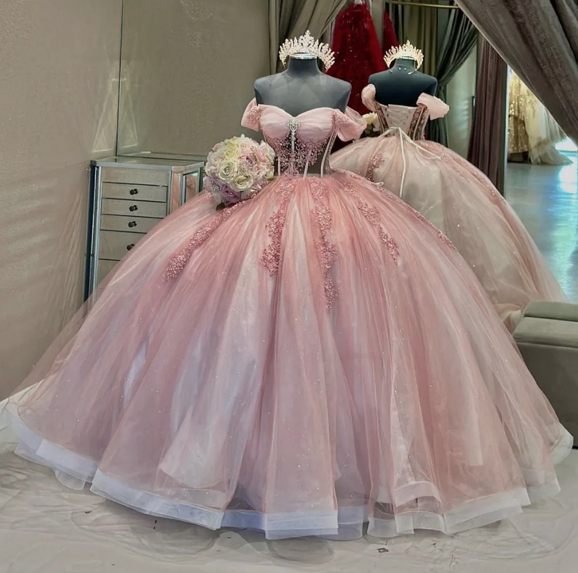 Schulterfreies Ball Linie Mieder Prinzessin Brautkleid Hochzeitskleid in Altrosa mit Spitze