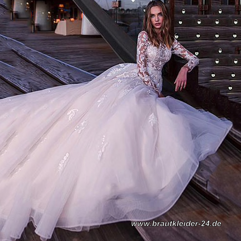 Boho Langarm Brautkleid mit Blumenspitze Online