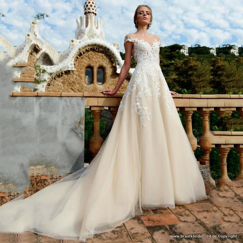Elfenbein Hochzeitskleid Brautkleid in Bohostyle mit Schleppe