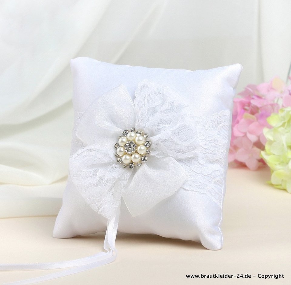 Ringkissen Nicoletta in Weiß mit Perlen Blume