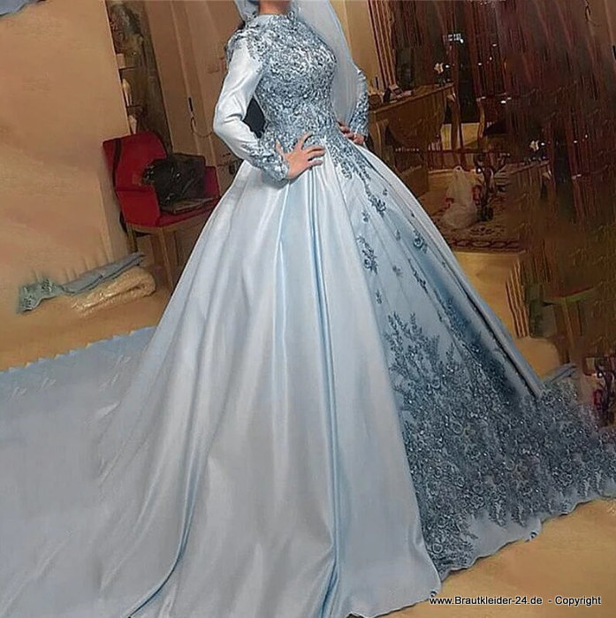 Glamouröses Langarm Brautkleid mit Blumen in Hellblau