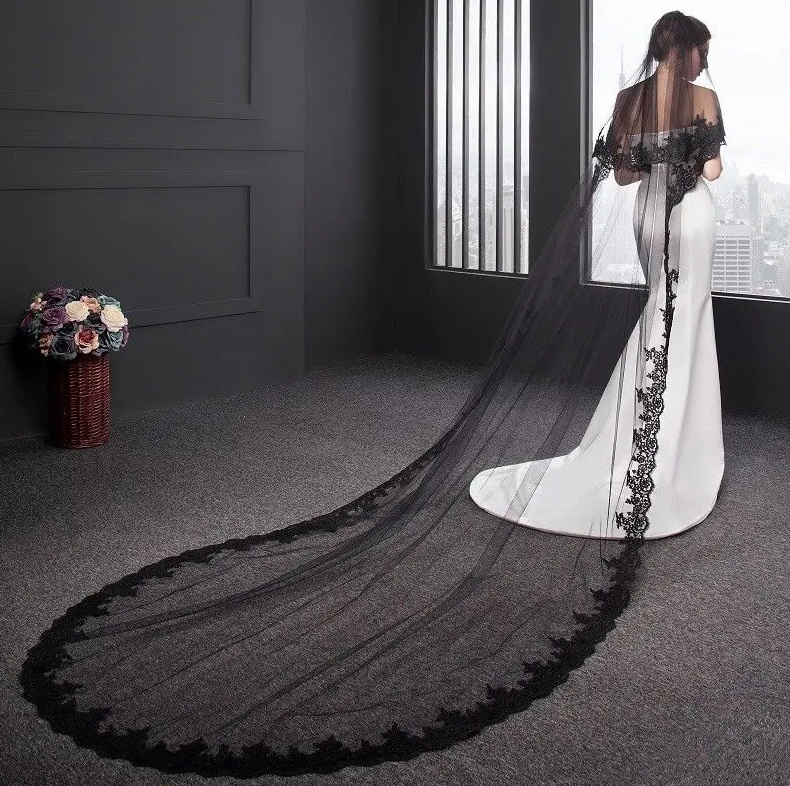 Brautschleier Loreen aus Tüll mit Spitze in Schwarz 300cm