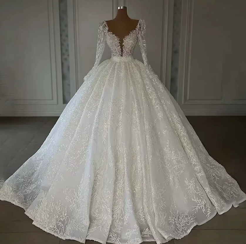 Langarm Luxus Glitzer Brautkleid Hochzeitskleid Lotti mitSexy Ausschnitt