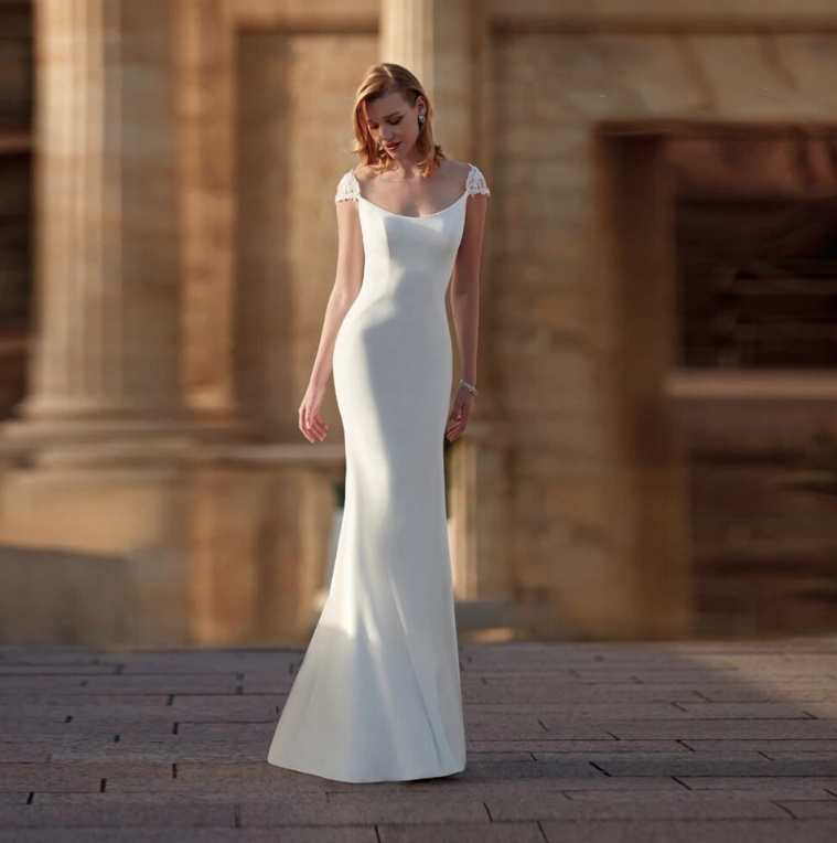 Schlichtes Fit and Flare Brautkleid Levinia mit Spitzen Ärmel