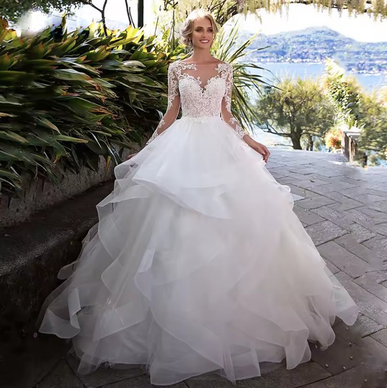 Elegantes Rüschen Brautkleid Evelin mit Blumen Ärmel Bodenlang