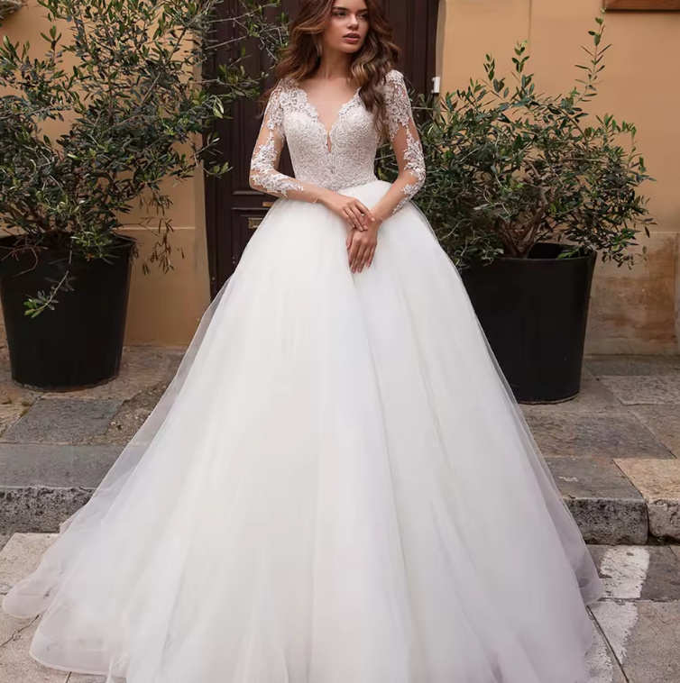 Boho V-Ausschnitt Langarm Brautkleid Emmeline mit Spitzen Applikationen