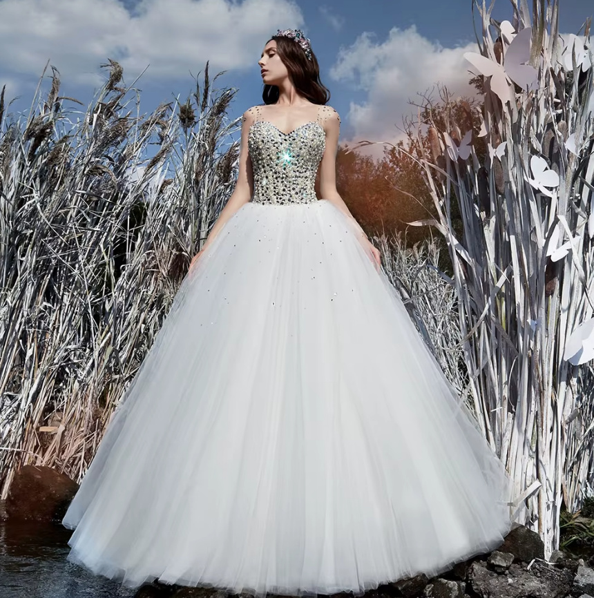  A Linie Glitzer Brautkleid Enissa mit Kristall Tüll Applikationen Bodenlang