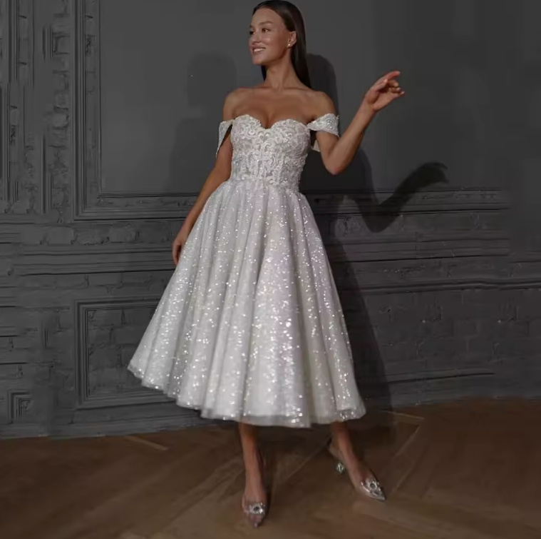 Schulterfreies Vintage Style Glitzer Brautkleid Ester Wadenlang