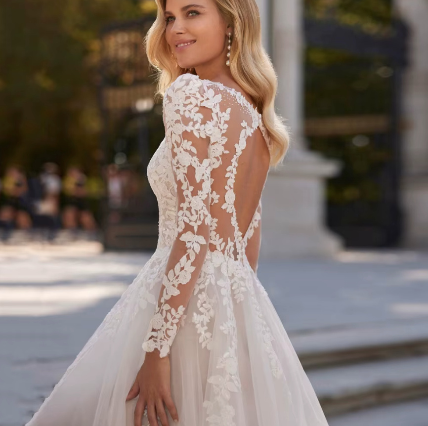  A Linie Brautkleid Fedora mit Ärmeln aus Spitze Schleppe und Rückenausschnitt