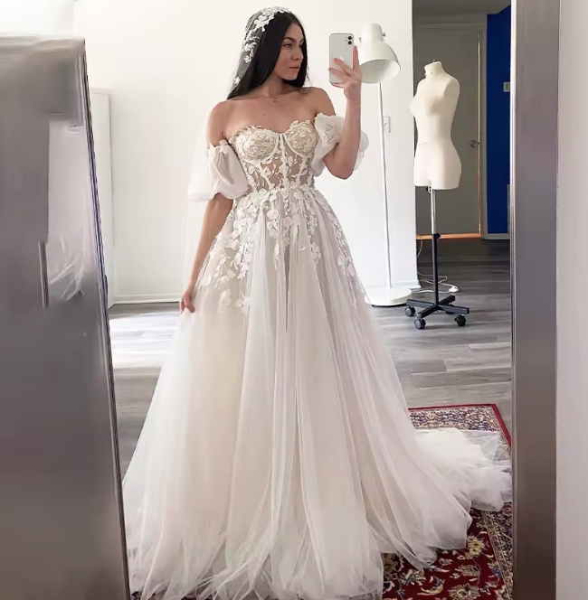 Schulterfreies Brautkleid Frieda mit Lingerie Oberteil Spitze und Tüll