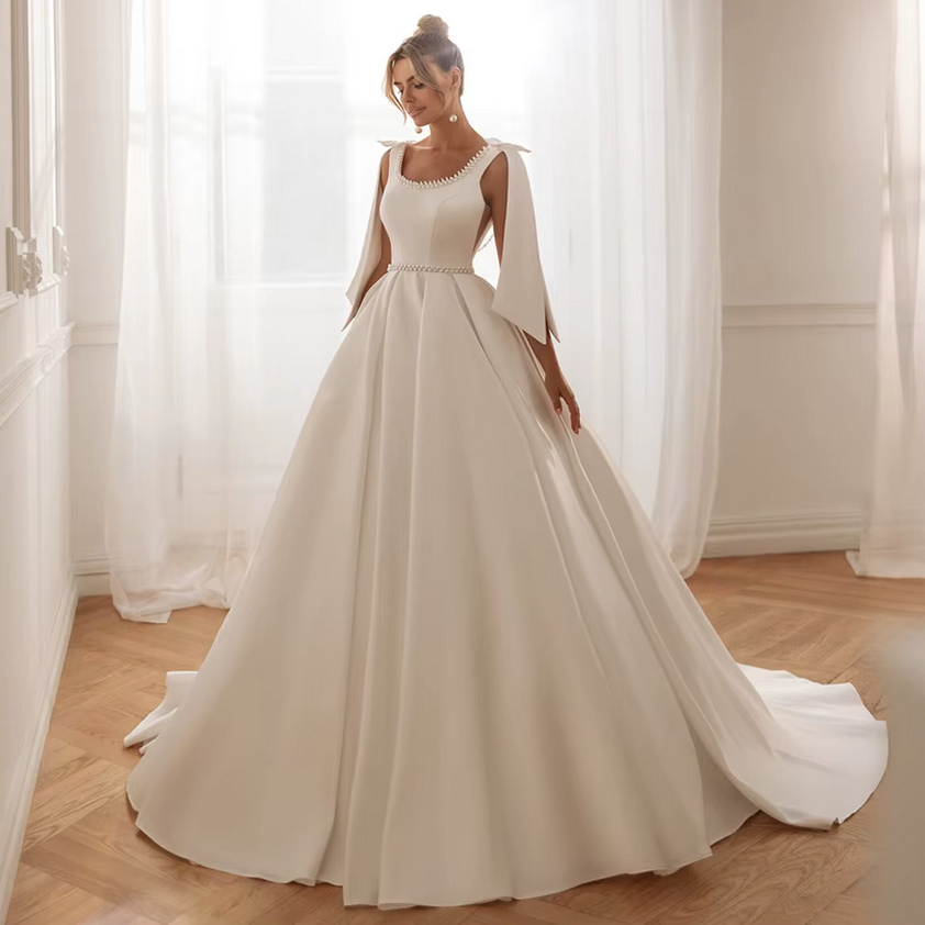 A Linie Satin Brautkleid 2025 Felize mit Schleppe und Perlen Applikationen
