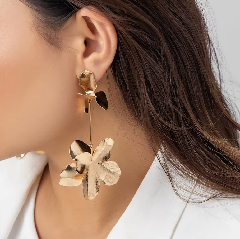 Hängende Große Blumen Braut Ohrringe in Gold