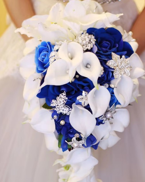 Wasserfall Braut Perlen Strauß Blumenstrauß Cala und Rosen Irmgard