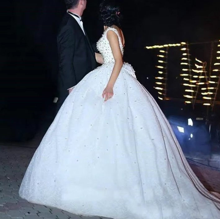 Klassisches Prinzessinnen Brautkleid Ileya mit Perlen Applikationen