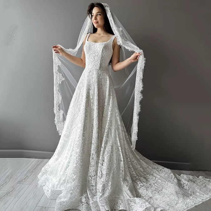 A Linie Brautkleid Iniki aus Spitze mit Schleppe Ärmellos