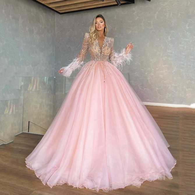 A-Linie Langarm Brautkleid Ike in Zartrosa mit Strass Applikationen
