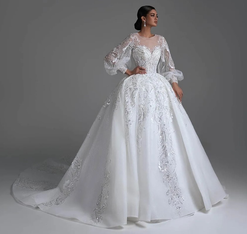 Langarm Prinzessin Glitzer Brautkleid Invidia mit Tüll Strass und Schleppe