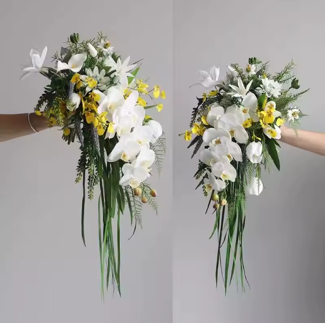 Wasserfall Braut Blumenstrauß Emma mit Orchideen
