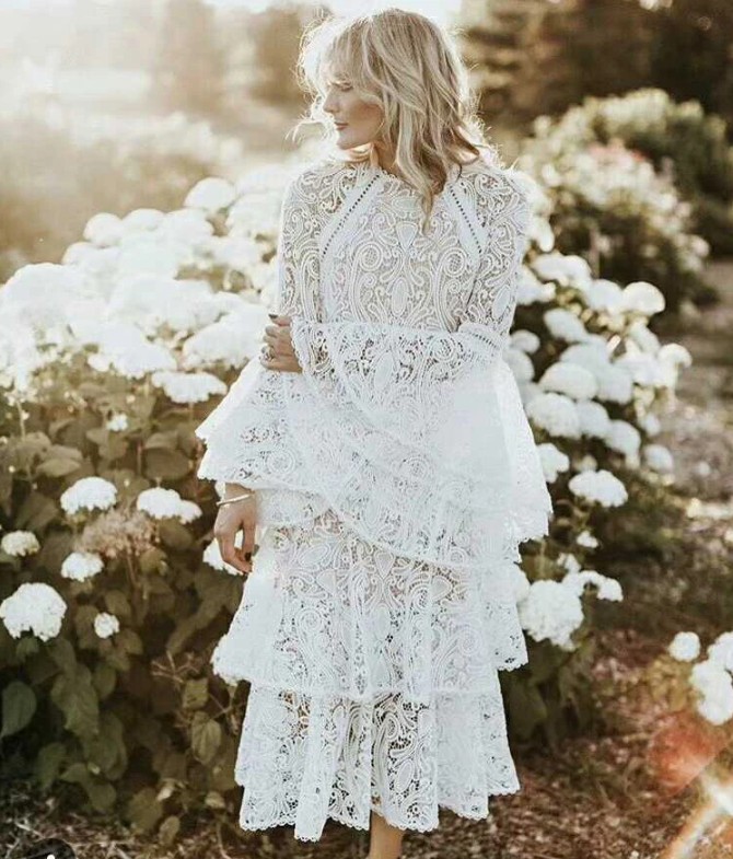 Bohostyle Brautkleid Evita für den Standesamt in Weiß aus Spitze