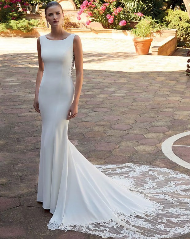 Ärmelloses Meerjungfrau Brautkleid Ihana mit Schleppe und Spitze