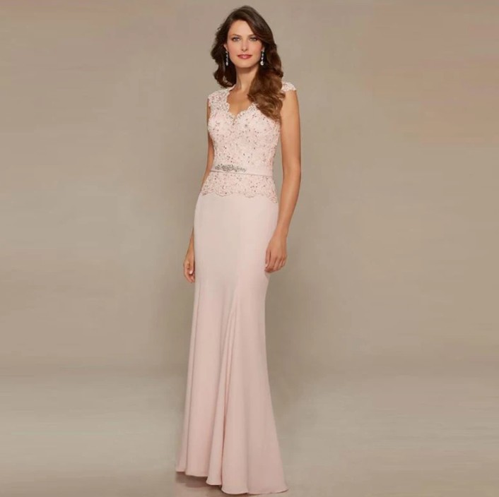 Ärmelloses Brautmutterkleid Ina 2026 in Zartrosa mit Spitze