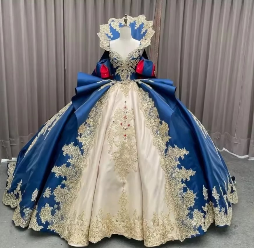 Königin Brautkleid in Blau - Champagne mit Spitze und Schleppe