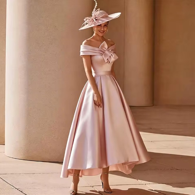 Rosa Brautmutterkleid aus Satin mit A-Linie, schulterfreiem Design und Schleife